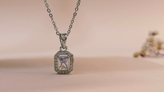 Transparent Elegance Pendant(silver)