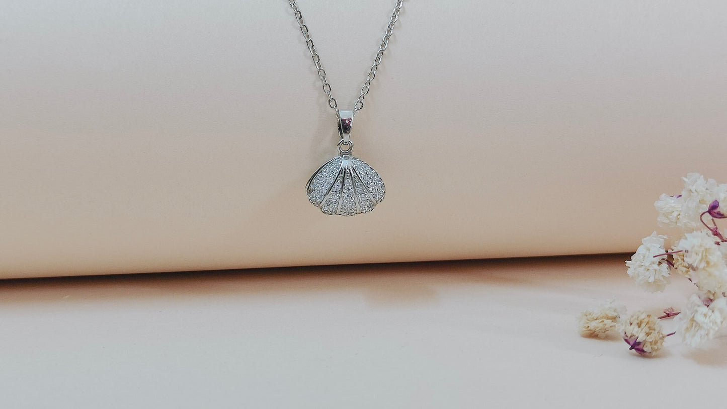 Pearl Haven Pendant (silver)